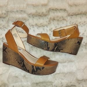 NWOT Women's Monet leather ankle strap snakeskin platform wedge sandals SZ 6.5